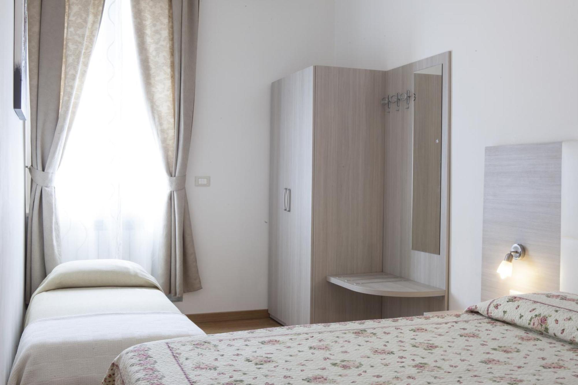 Hotel Amalfi Milan Bilik gambar