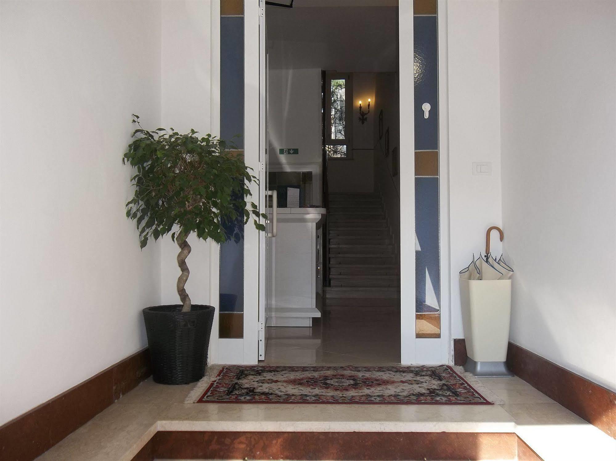 Hotel Amalfi Milan Luaran gambar